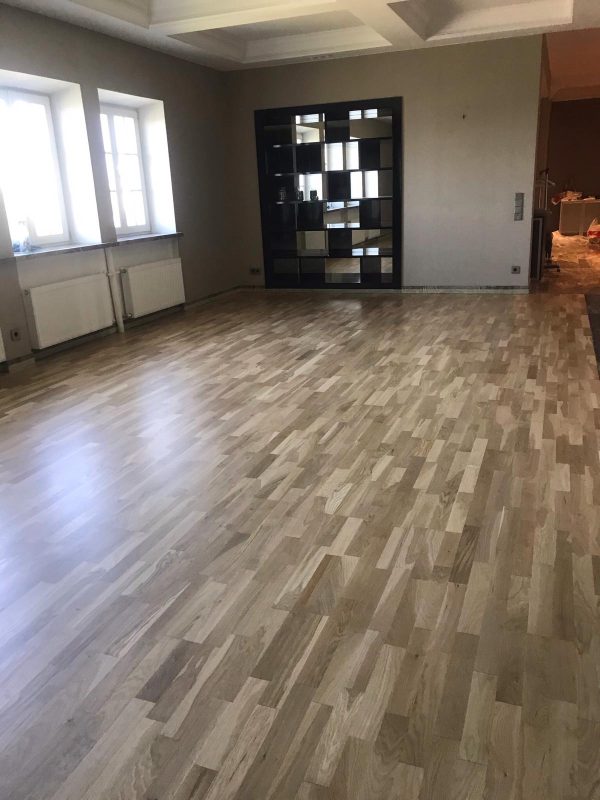 parketa grīda pēc atjaunošanas